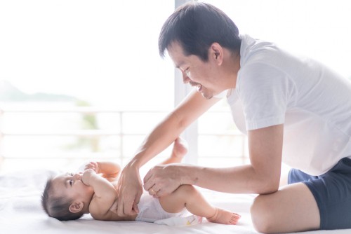 8 Baby Care Tips For New Dads in Singapore